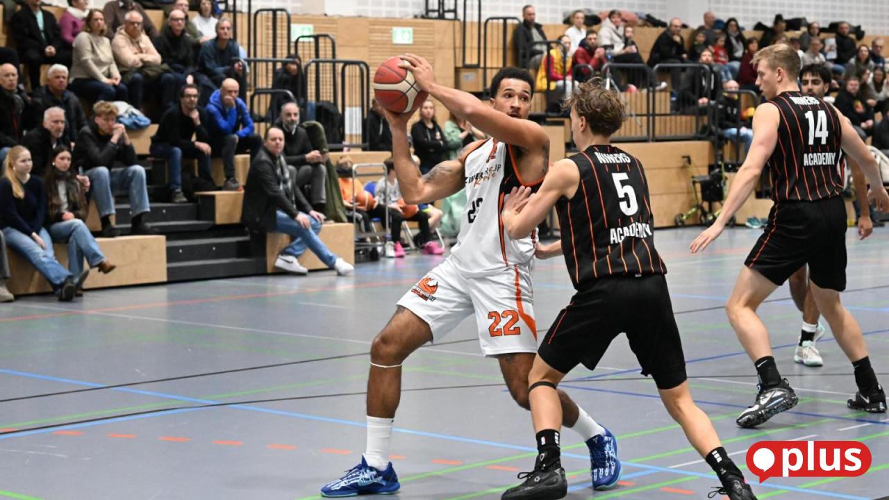 Hauchd-nner-Ausw-rtssieg-f-r-Basketballer-der-DJK-Neustadt-WN-in-Leipzig