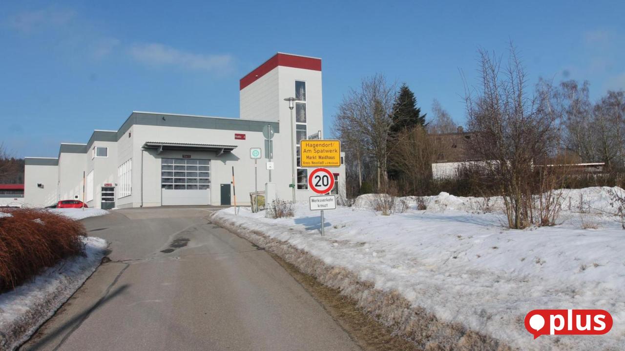 Waidhaus-Gemeinderat-informiert-und-diskutiert-ber-Stra-enverlegung-und-neuen-Bolzplatz