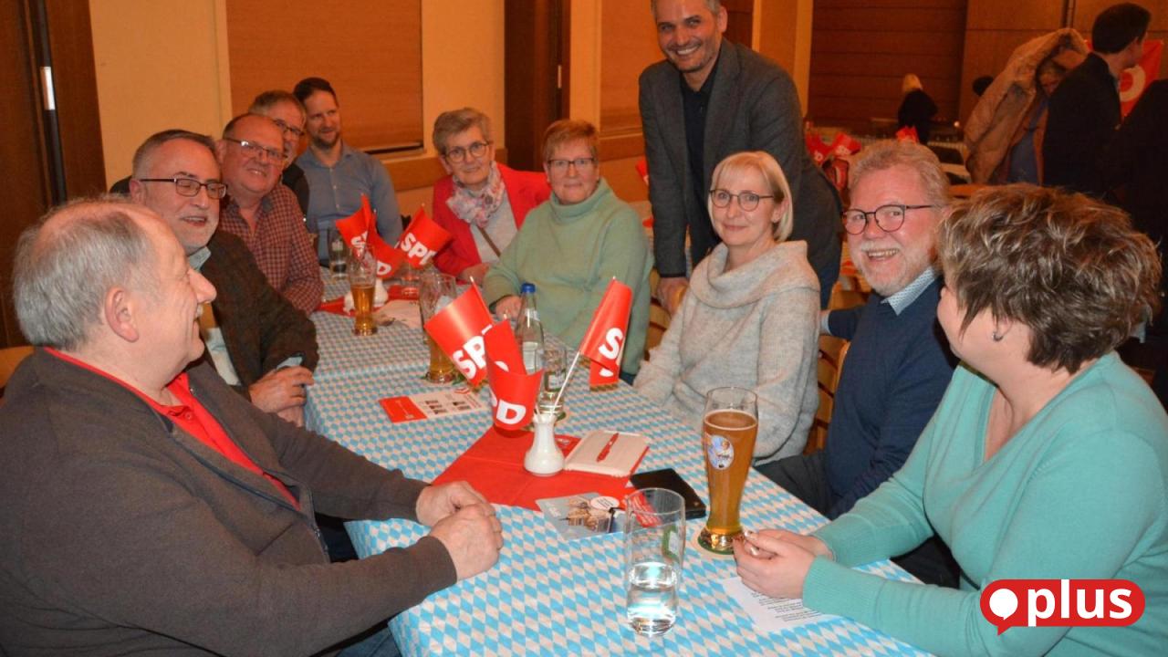 Kreis-SPD-feiert-in-Mitterteich-ihren-Landratskandidaten-Muhammet-Dal