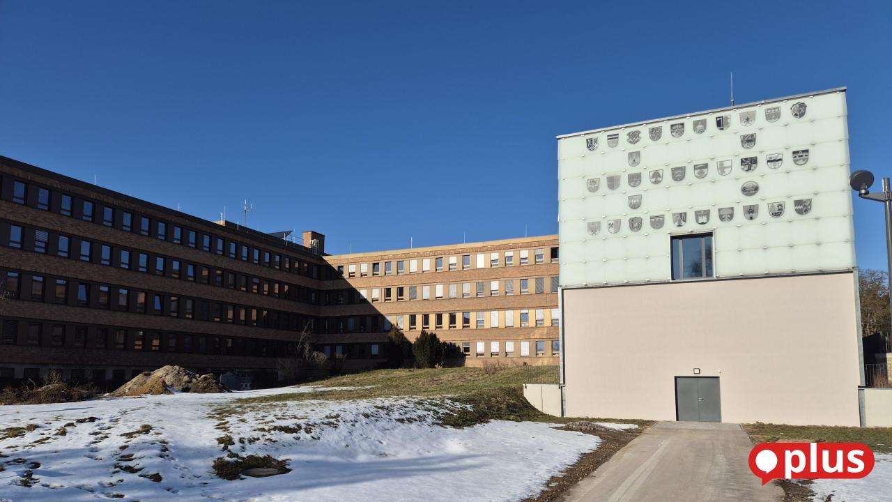 Kommunalwahl-Schwandorf-F-nf-Kandidaten-ringen-um-das-Amt-des-Landrats