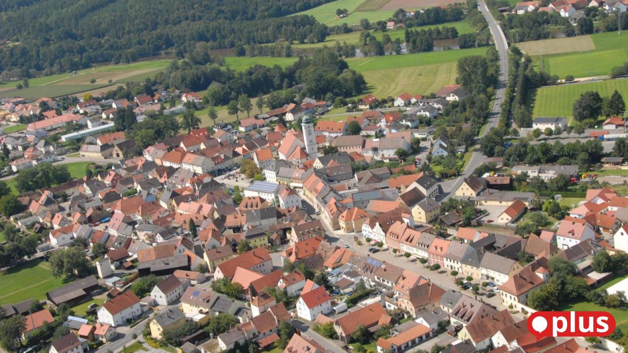 F-nf-Listen-und-vier-B-rgermeisterkandidaten-in-Pfreimd-Trausnitz-pausiert-bei-Chefposten