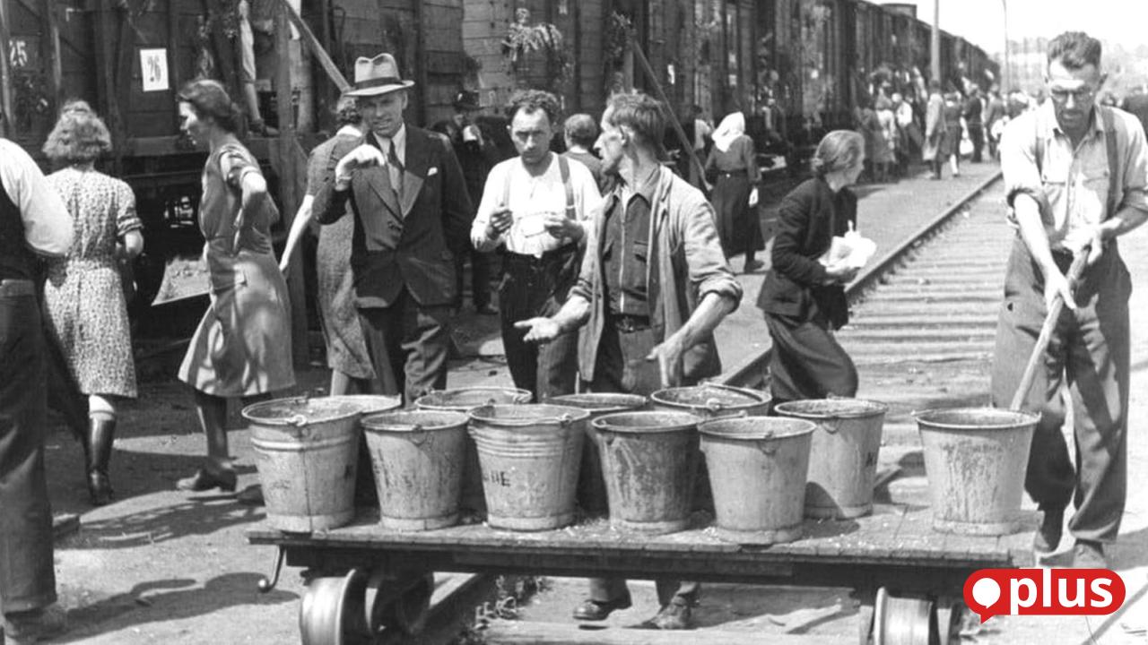 Vor-80-Jahren-erreichen-erste-G-terz-ge-mit-Vertriebenen-den-Bahnhof-in-Wiesau