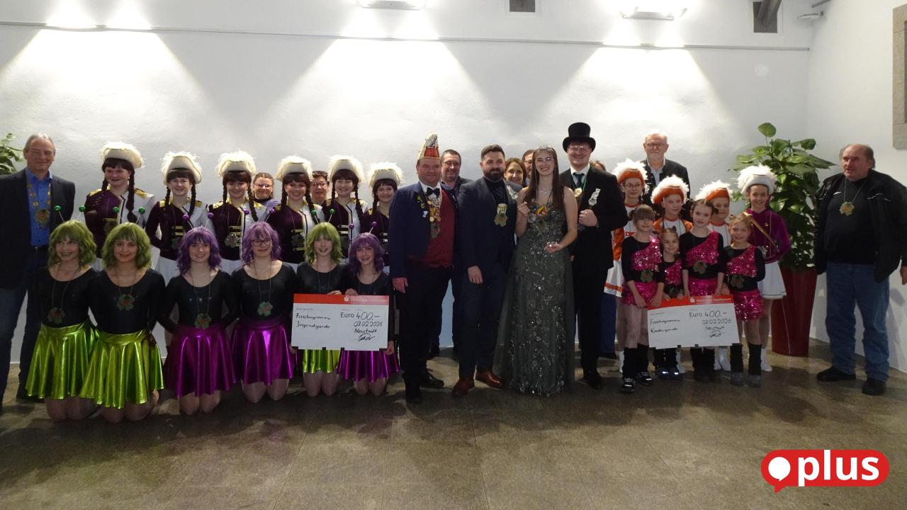 Neust-dter-Verwaltungschef-zieht-seinem-B-rgermeister-800-Euro-f-r-Nachwuchsnarren-aus-der-Tasche