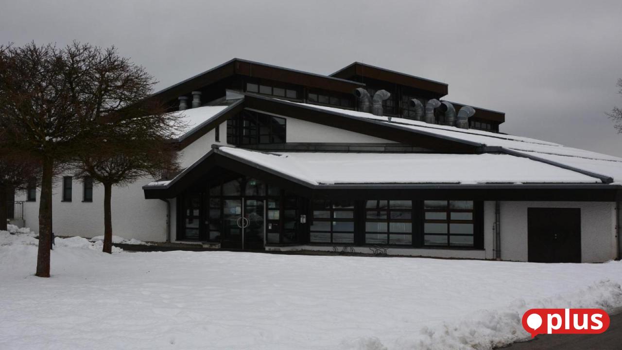 F-rderung-f-r-Hallenbadsanierung-Landkreis-Tirschenreuth-wartet-immer-noch-auf-Zusage