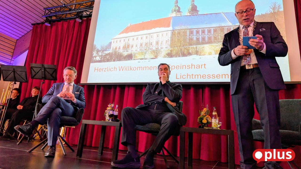 R-ckspiel-zum-Frankenfasching-S-der-teilt-beim-Gegenbesuch-in-der-Oberpfalz-aus