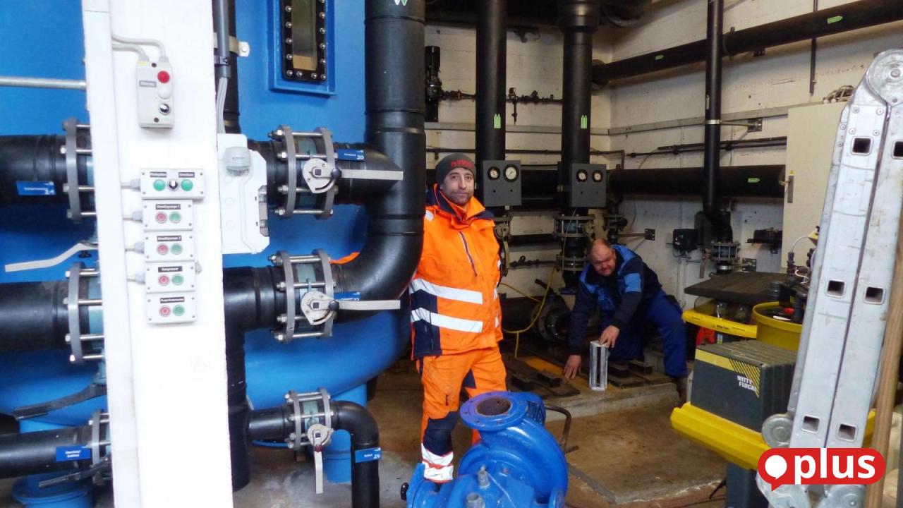 -Komische-Ger-usche-Im-Kastler-Freibad-werden-die-Pumpen-ausgetauscht