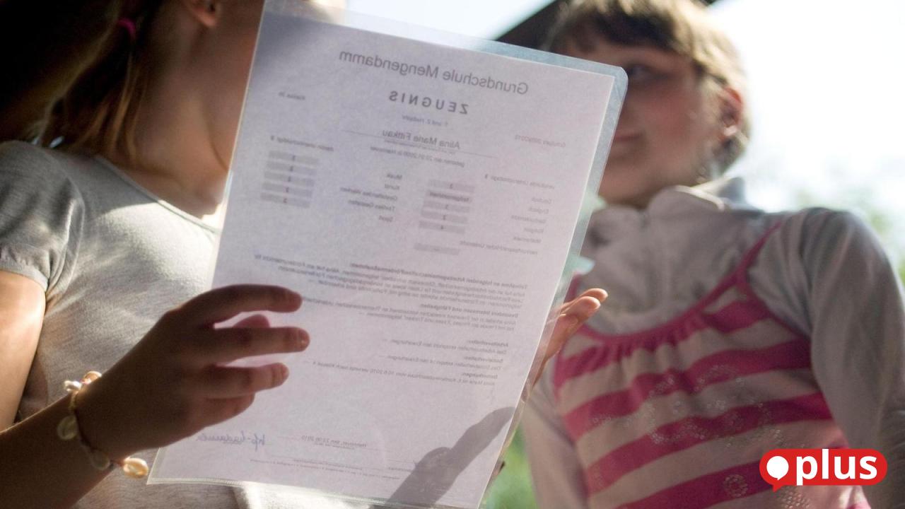 Halbjahreszeugnis-Wie-Eltern-am-besten-auf-die-Schulnoten-ihrer-Kinder-reagieren-k-nnen