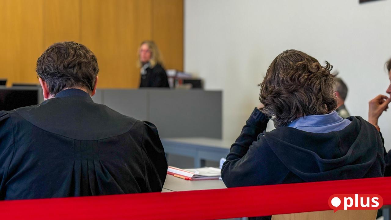 Champagner-Prozess-in-Weiden-Aussage-eines-Zollfahnders-und-viel-br-chiges-Englisch