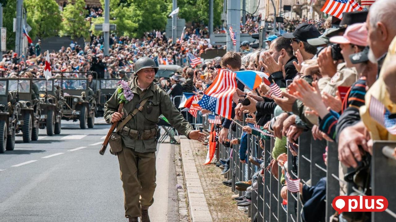 Pilsen celebrates freedom: Party with tanks and music.
