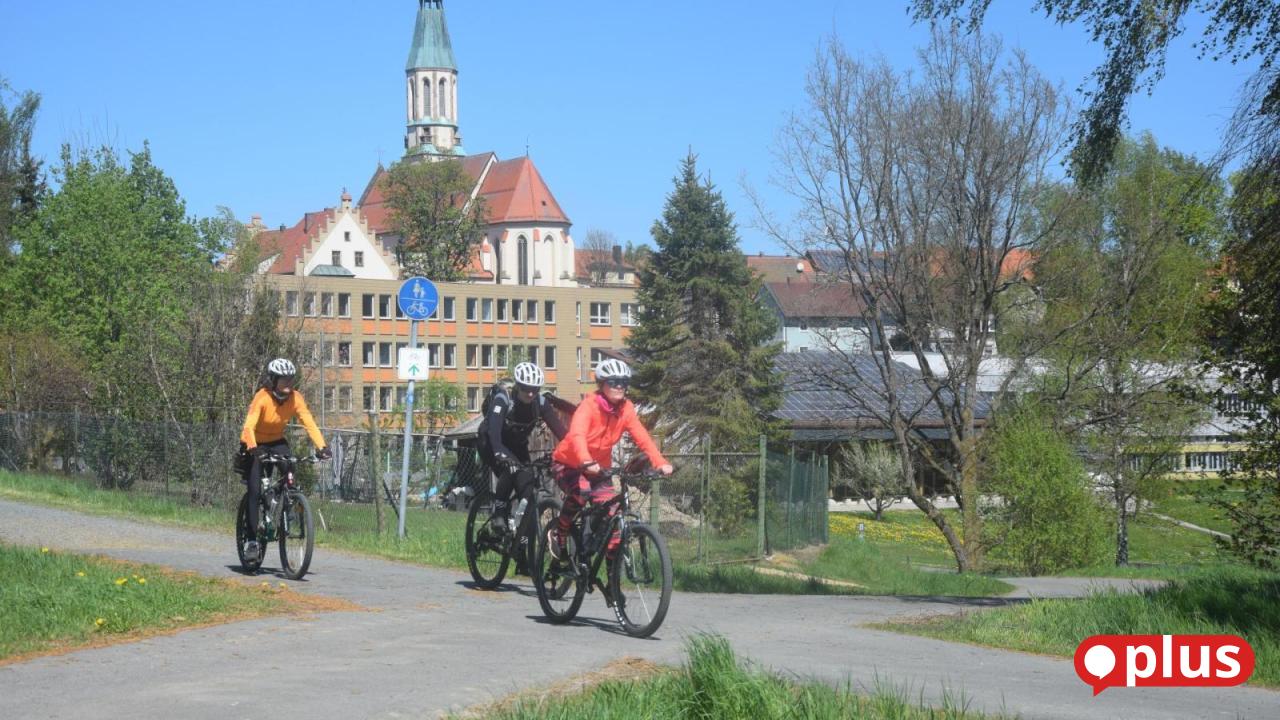 Cycling Sunday offers entertainment and refreshments on the Bockl cycle ...
