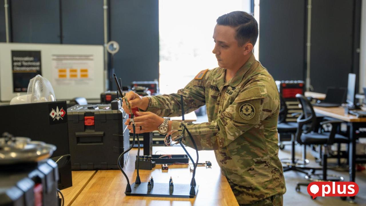 Visit to the prototype laboratory at the military training area