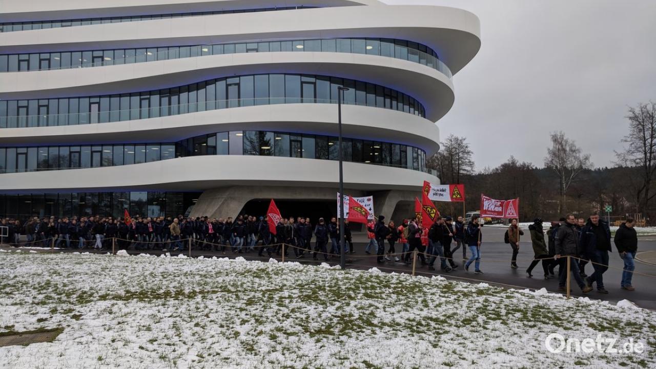 Aktionen bei Constantia Hueck Folien und BHS Zum Warnstreik ein GourmetBüfett