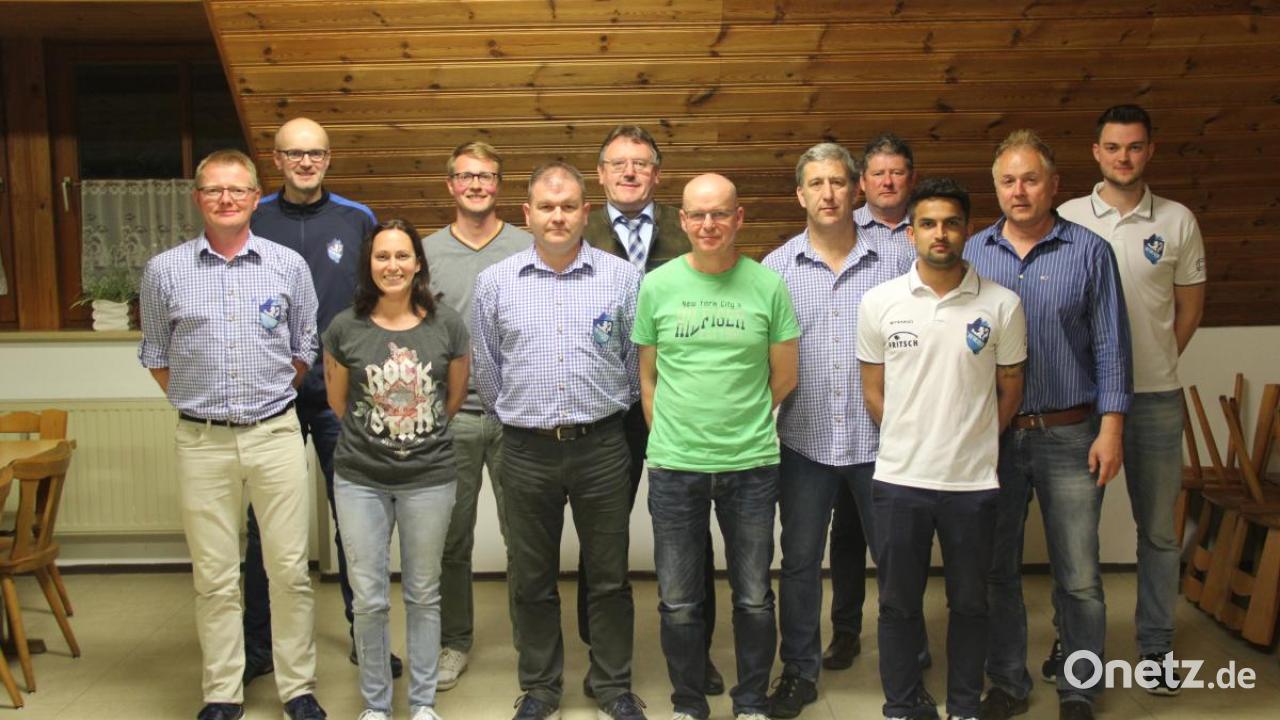 fu-ball-teams-des-fv-vilseck-im-generationswechsel-onetz
