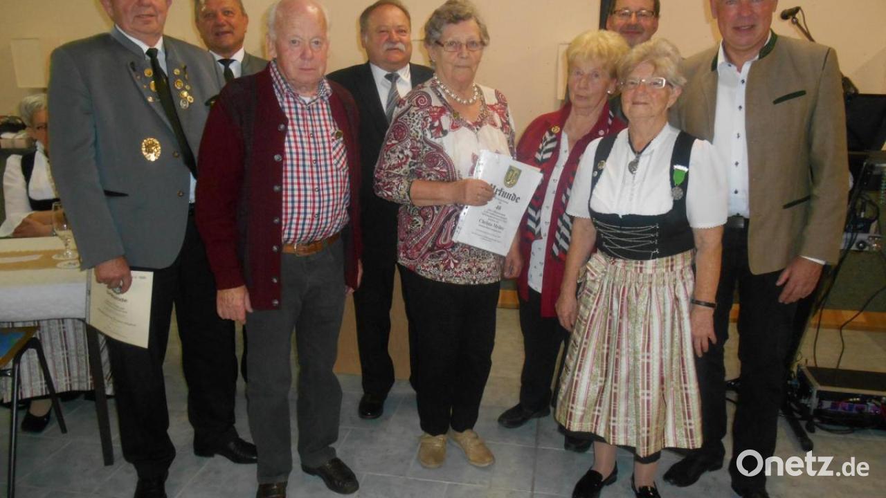 Ehrungen Bei Den Tell Sch tzen K mmersbruck Onetz ehrungen-bei-den-tell-sch-tzen-k-mmersbruck-onetz