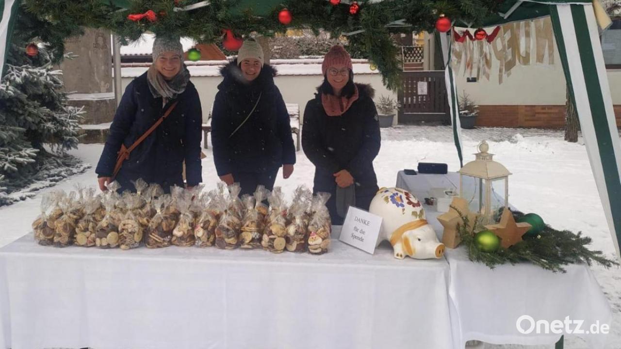 Plätzchen-Freunde greifen für Kindergarten Königstein tief in die