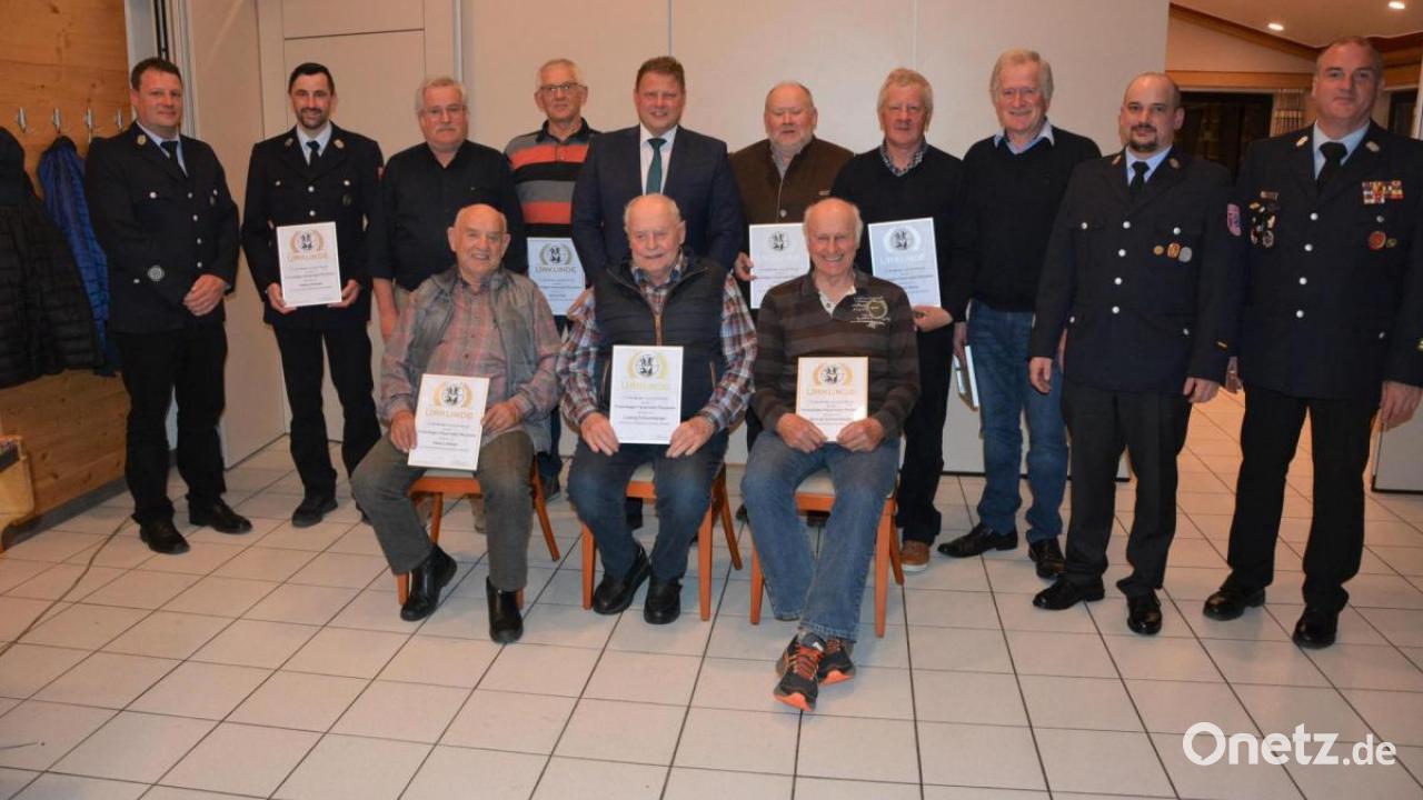 Feuerwehr Pechofen ehrt langjährige Mitglieder