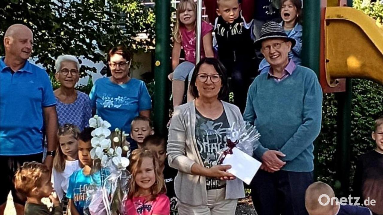 Gabriele Bösl-Mrazek feiert 40-jähriges Dienstjubiläum im Kindergarten