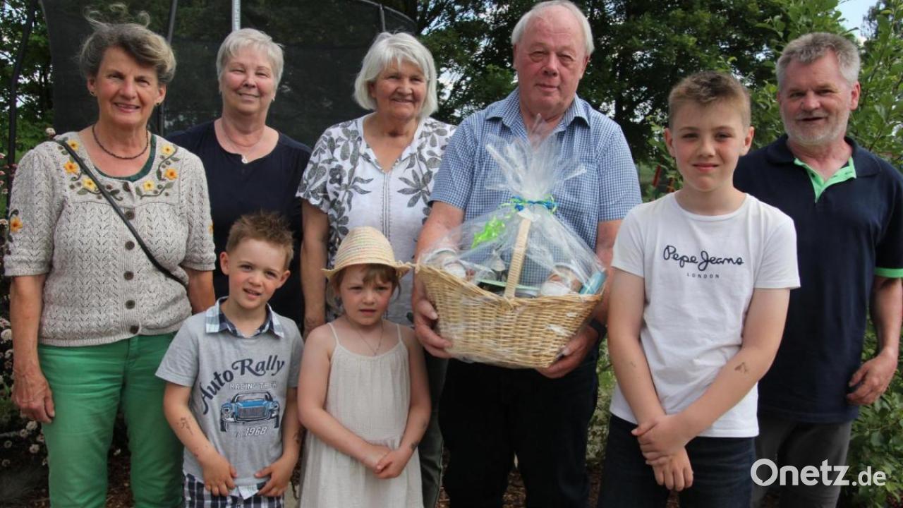 Glückwünsche für Engelbert Franz zum 75. Geburtstag