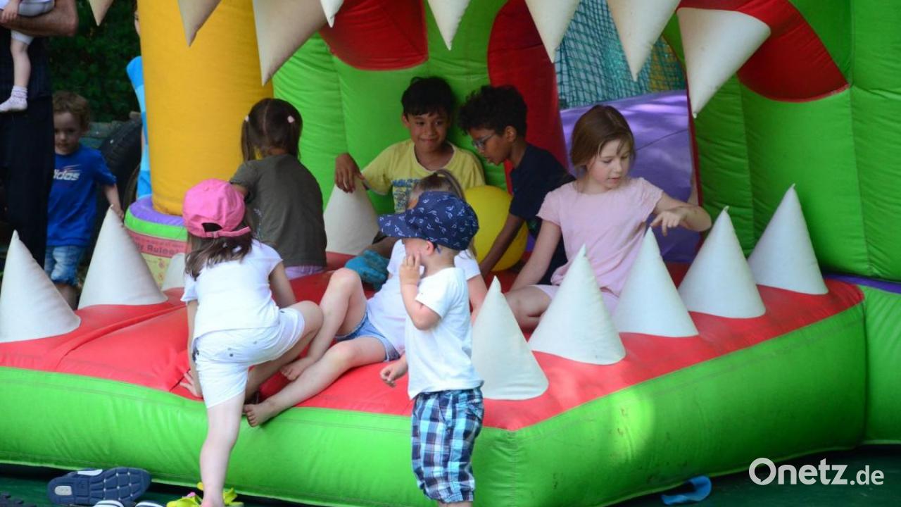 Musik und Tanz beim Fest des Kindergarten St. Markus in Weiden | Onetz