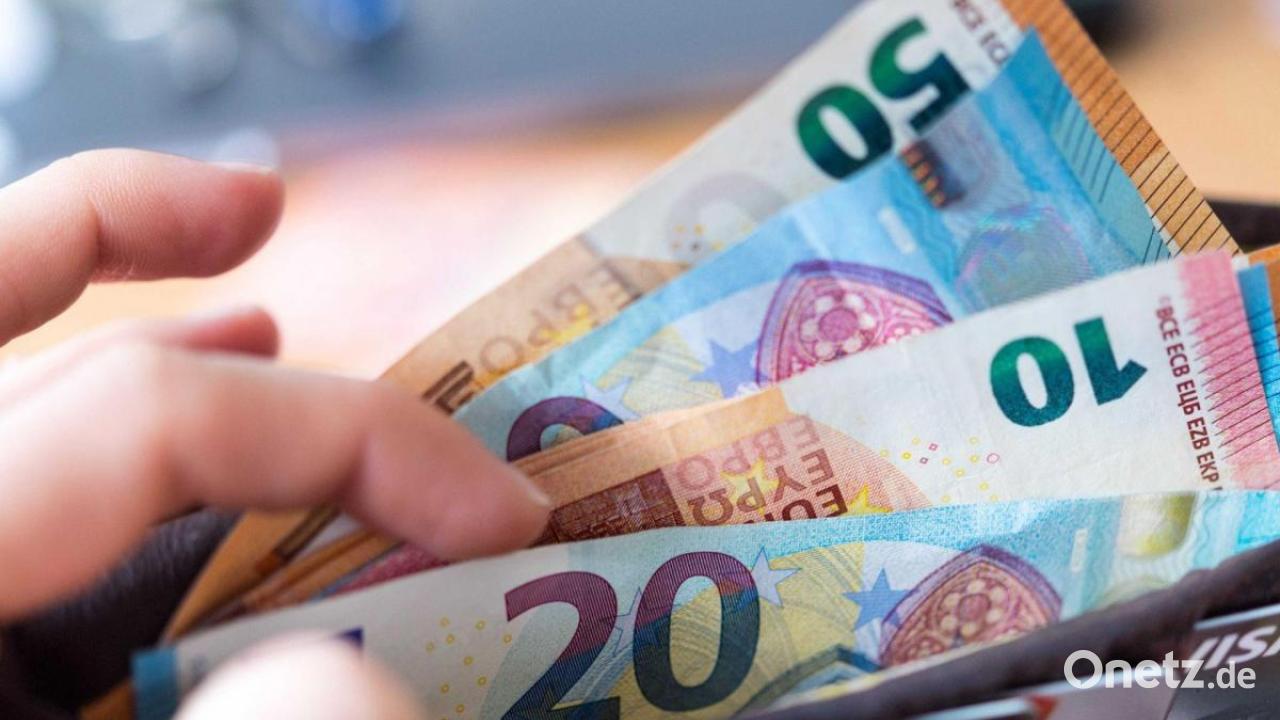 Familien mit oder ohne Arbeit: Wer hat mehr Geld?