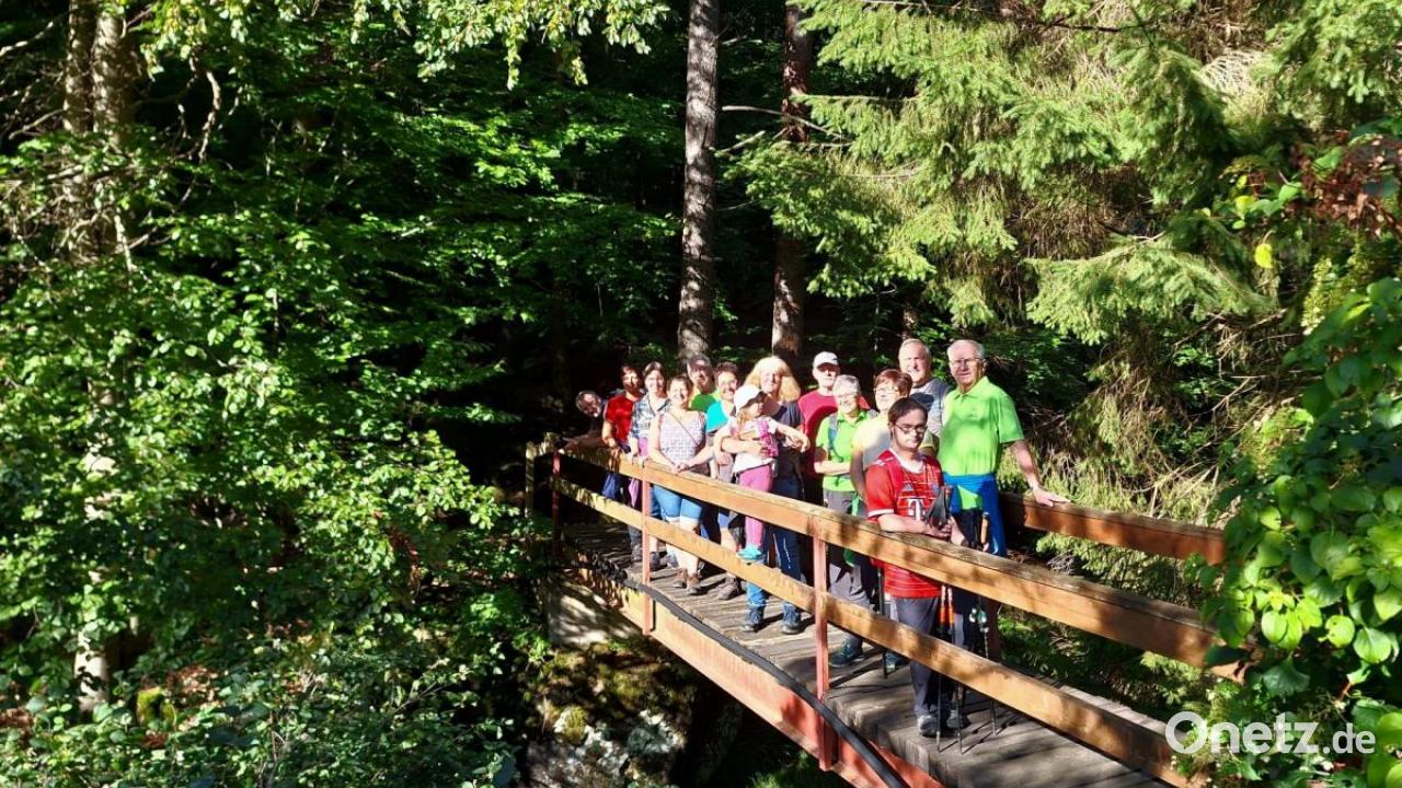 Erste Rosenthal-Wanderung mit Ernst Meindl in Schönsee erfolgreich | Onetz