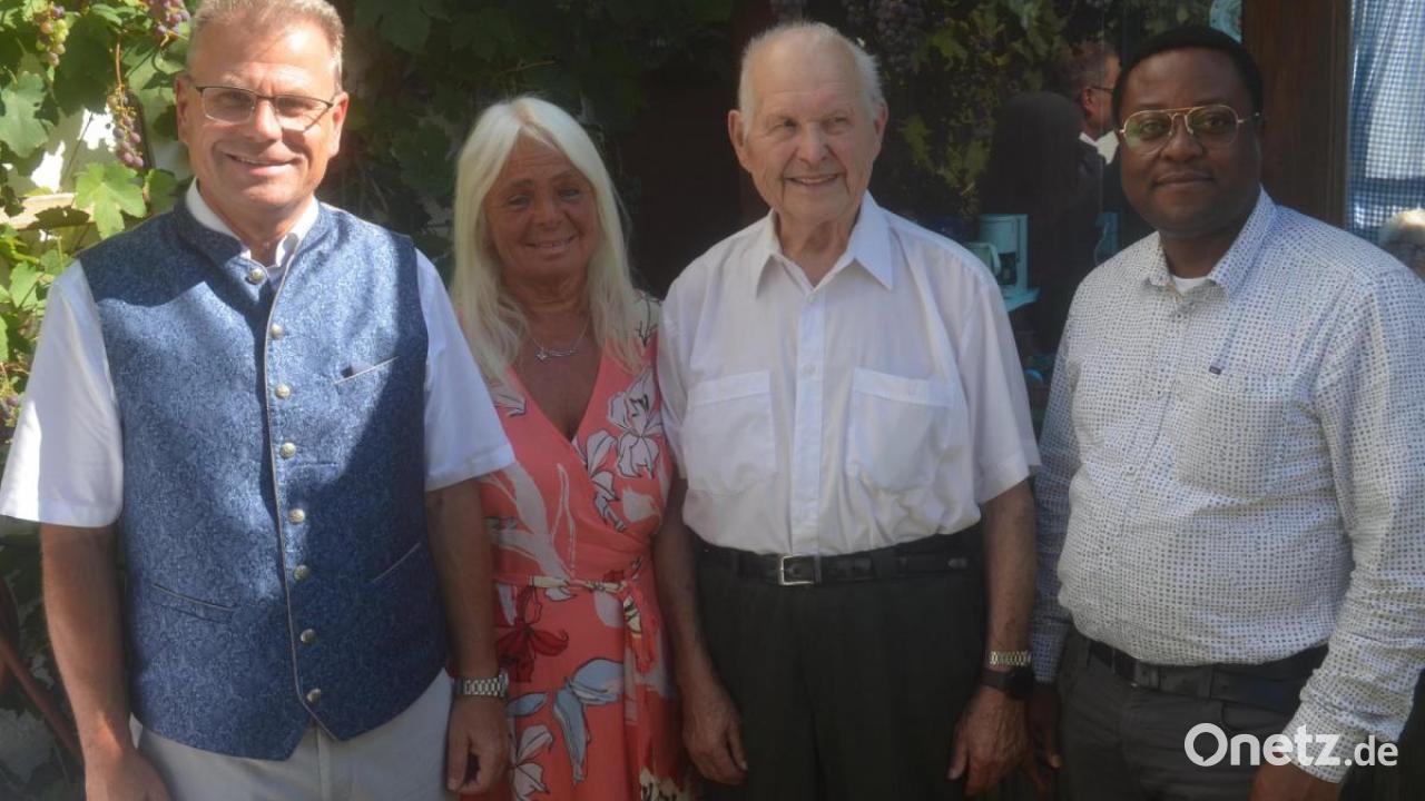Josef Neumann aus Neuhaus feiert 90. Geburtstag