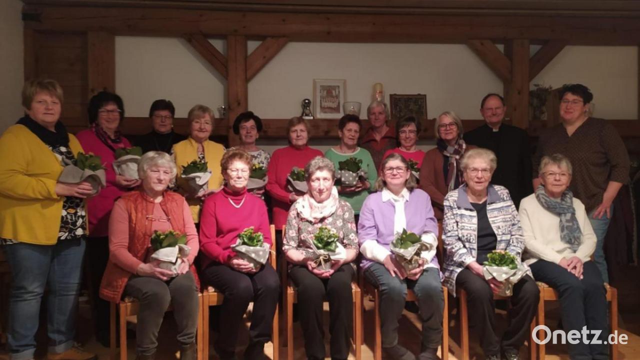 Frauenbund Kastl ehrte langjährige Mitglieder