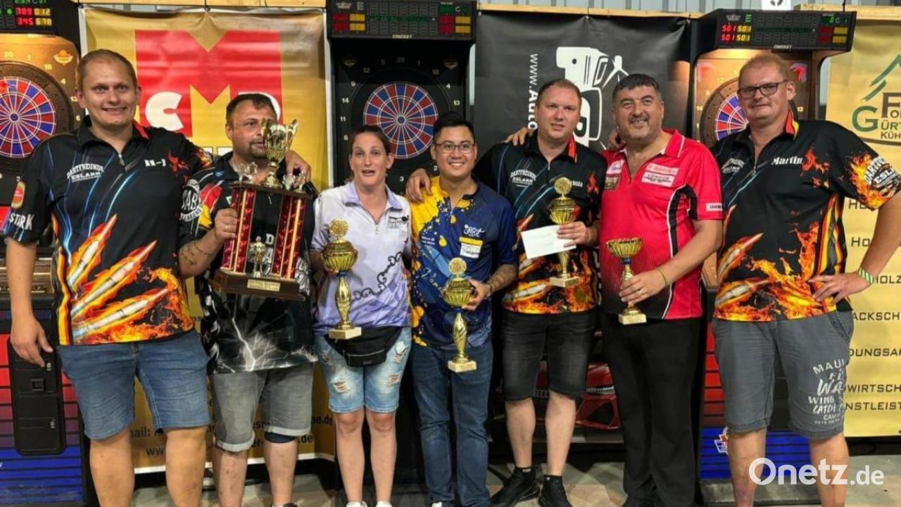 Around 300 darts players compete for tournament victories in Eslarn