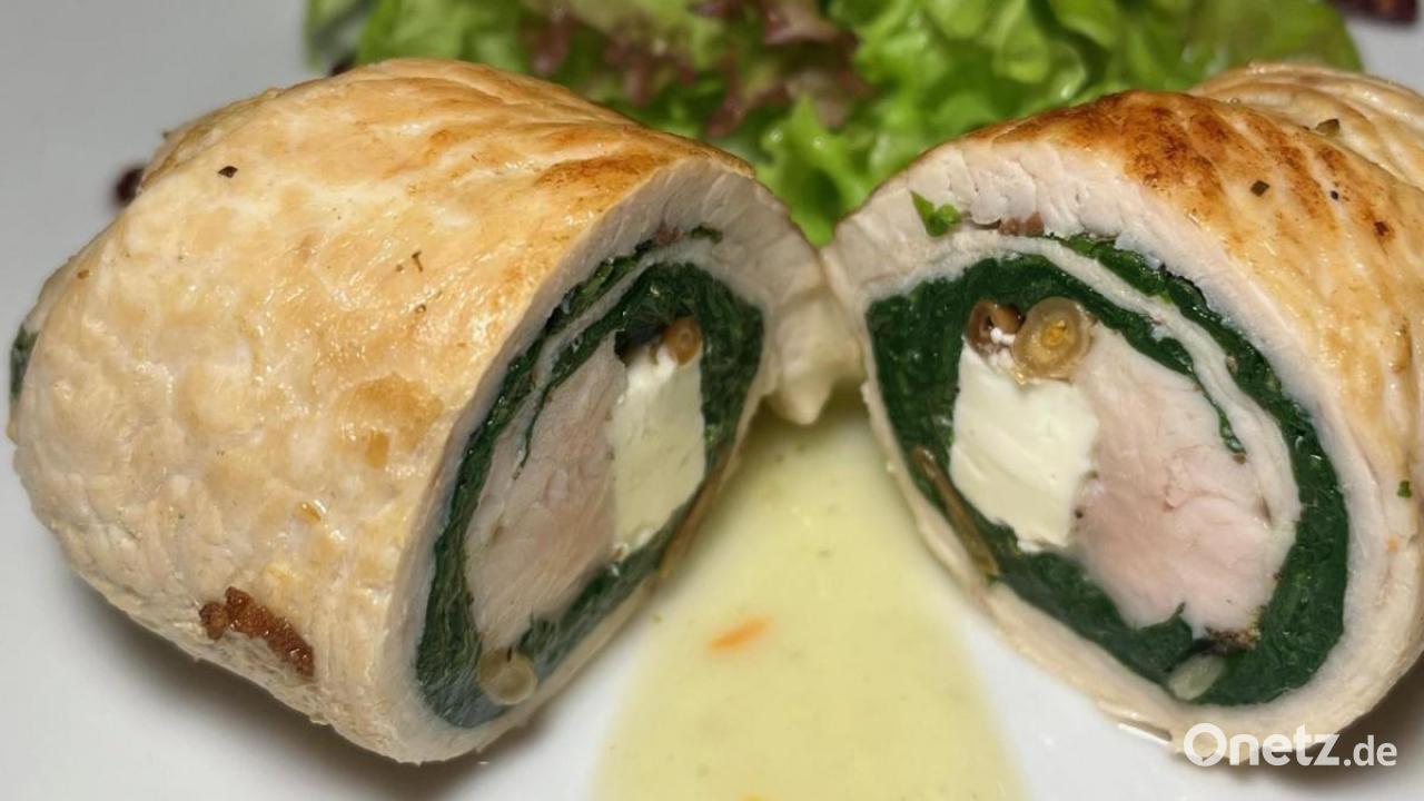 Putenroulade mit einer Spinat-Käse-Füllung | Onetz