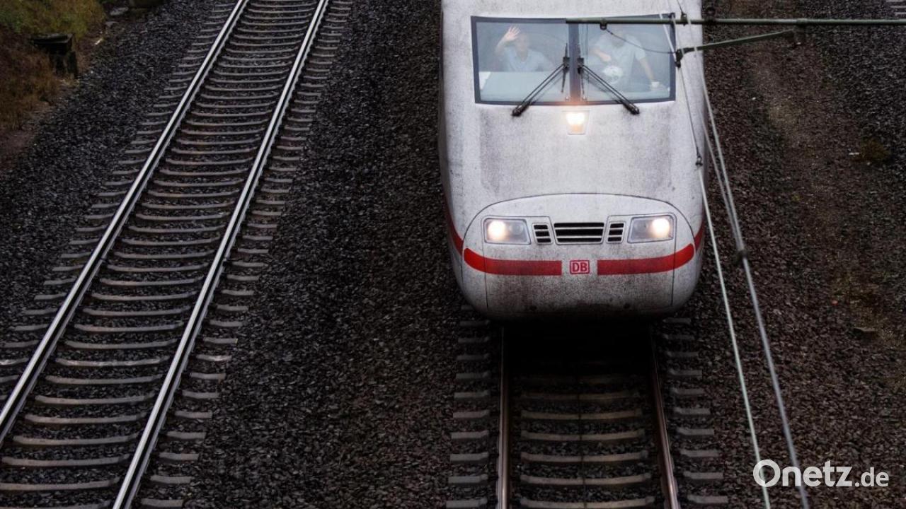 Defect paralyzes ICE train: Railway evacuates another train as a result