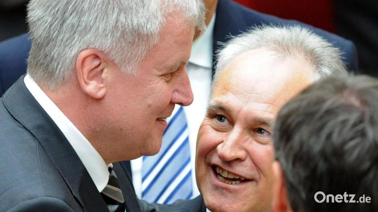 Seehofer-und-Huber-kritisieren-gr-ne-Brandmauer-