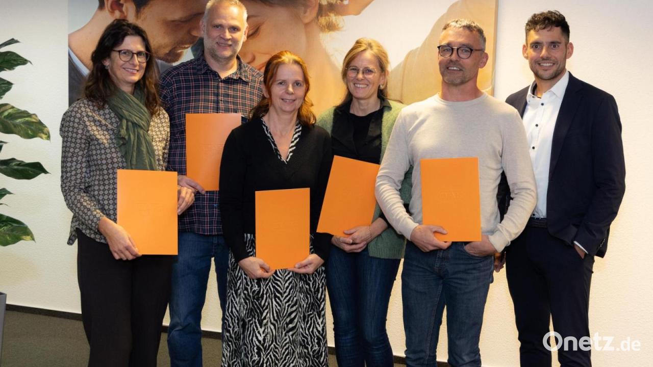 DAK-Gesundheit-ehrt-langj-hrige-Mitarbeiter-in-Weiden