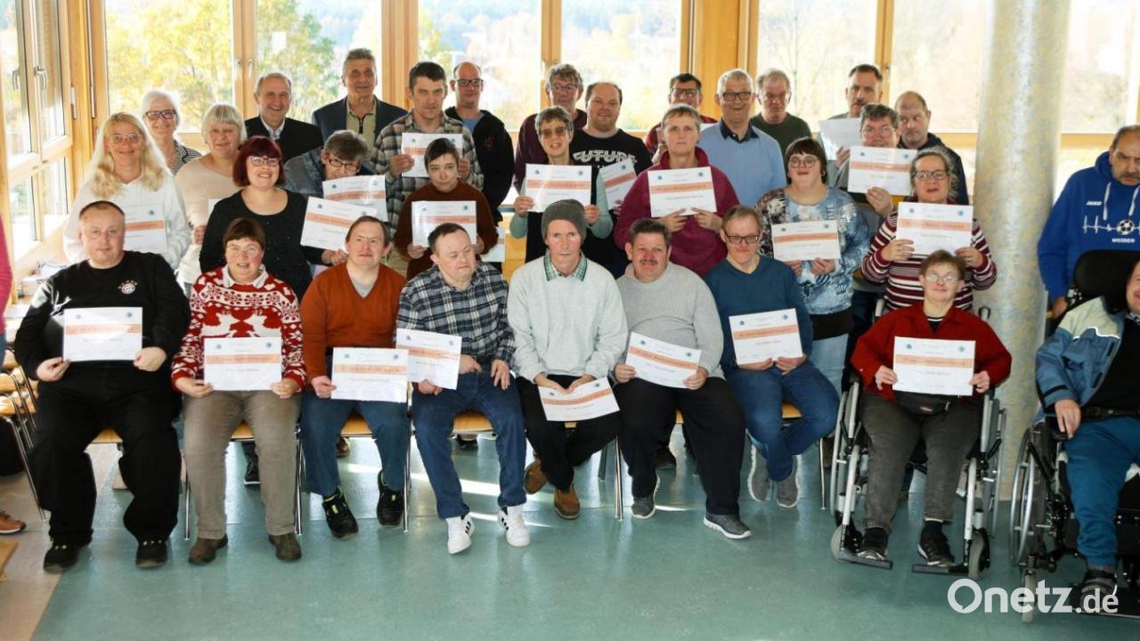 HPZ-Irchenrieth-ehrt-langj-hrige-Mitarbeiter-f-r-Loyalit-t-und-Treue