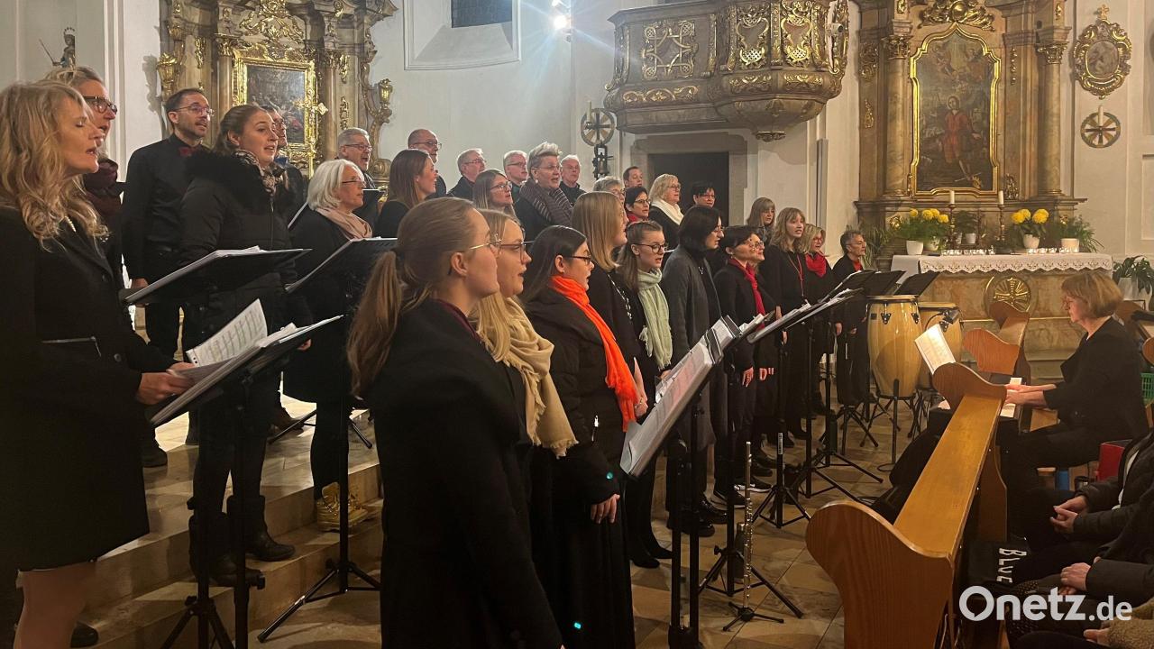 Benefizkonzert-des-Rotary-Clubs-Weiden-Max-Reger-mit-dem-Chor-All-Generations-in-St-Felix