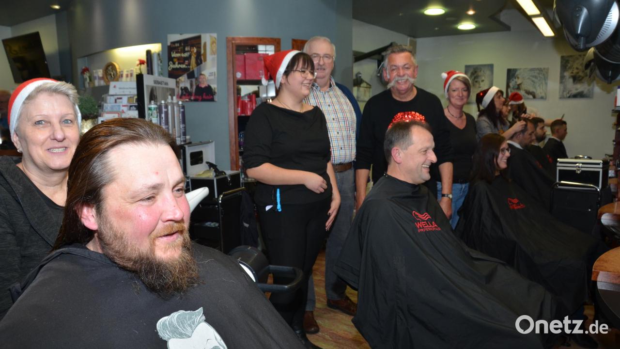Zum-15-Mal-veranstaltet-ein-Vohenstrau-er-Friseur-die-Aktion-Styling-gegen-Krebs-