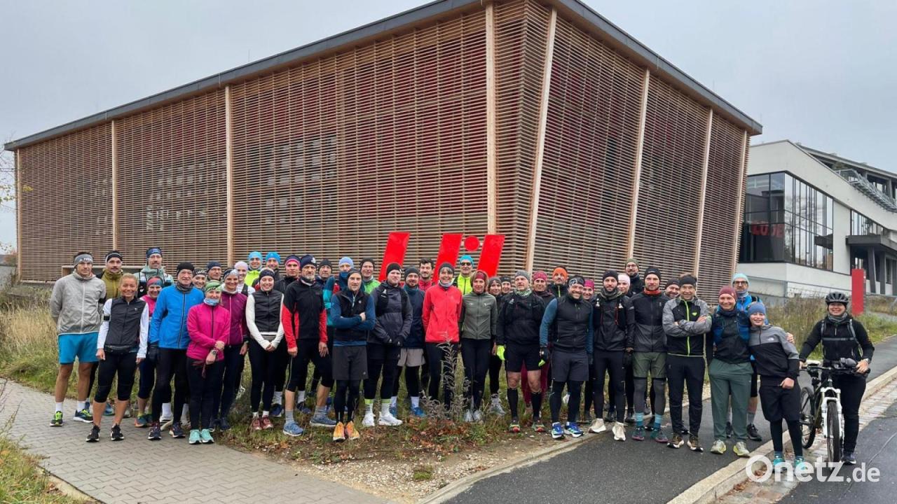 Amberger-Ultralauf-L-ufer-spenden-f-r-SKF-Amberg