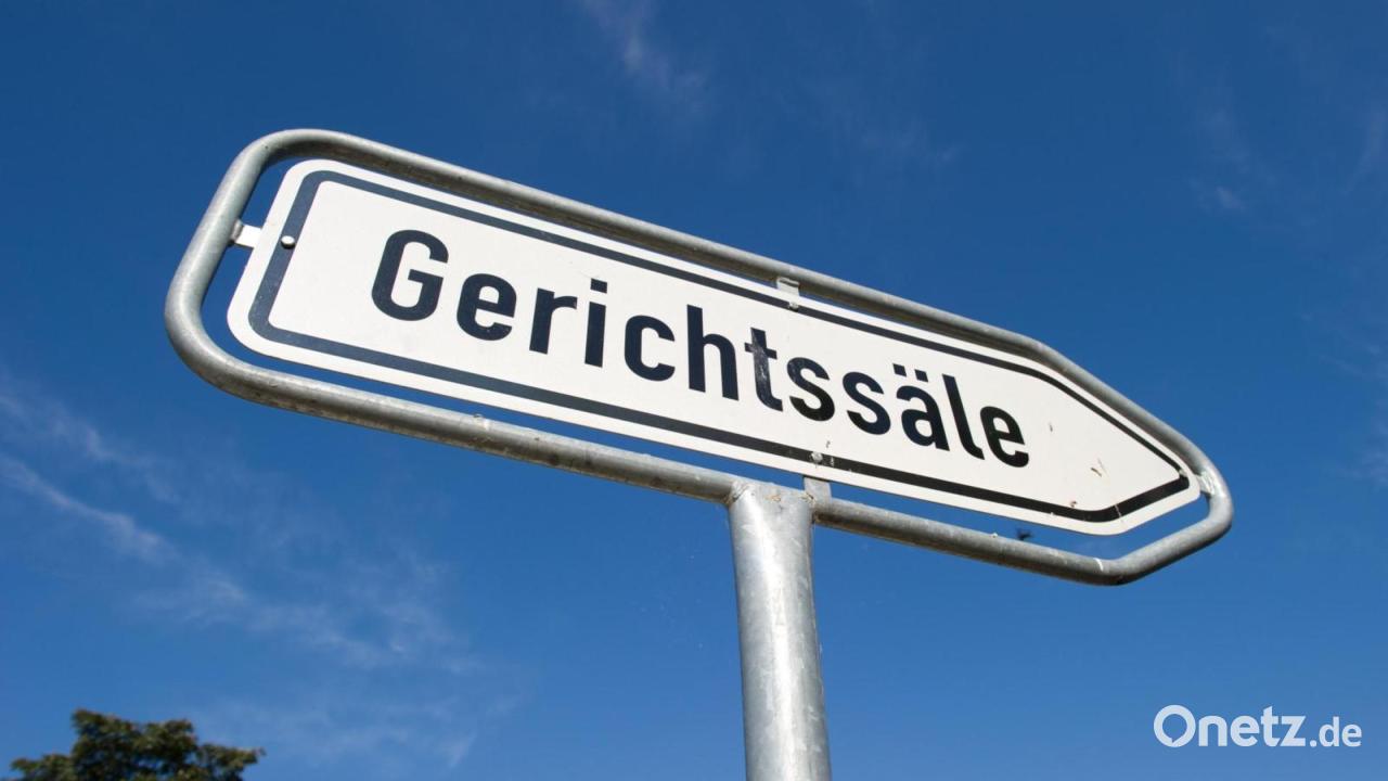 Absenz-des-Angeklagten-Gericht-reagiert-mit-Haftbefehl