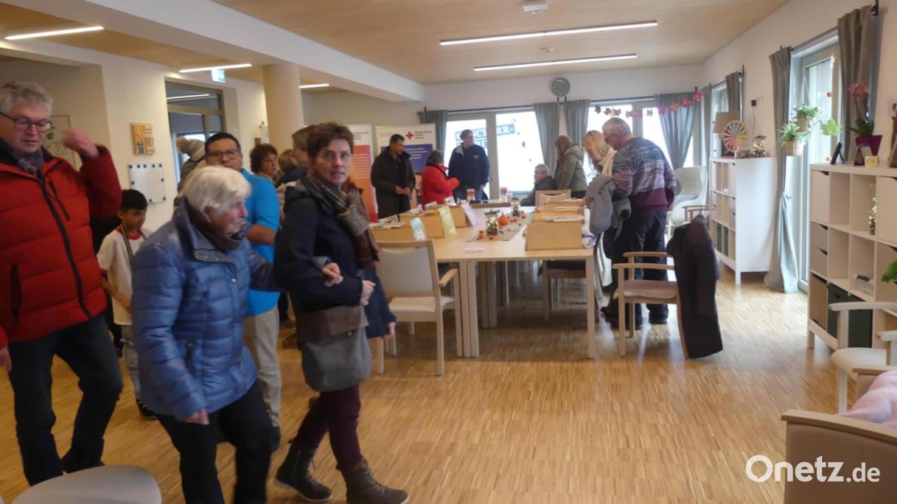 Besucherstr-me-st-rmen-Rotkreuz-Zentrum-in-Eschenbach