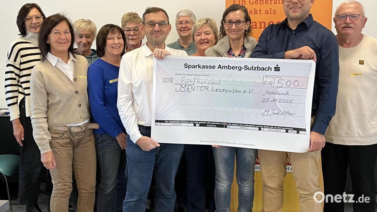 Gro-herzige-Spende-an-die-Lesepaten-der-AOVE