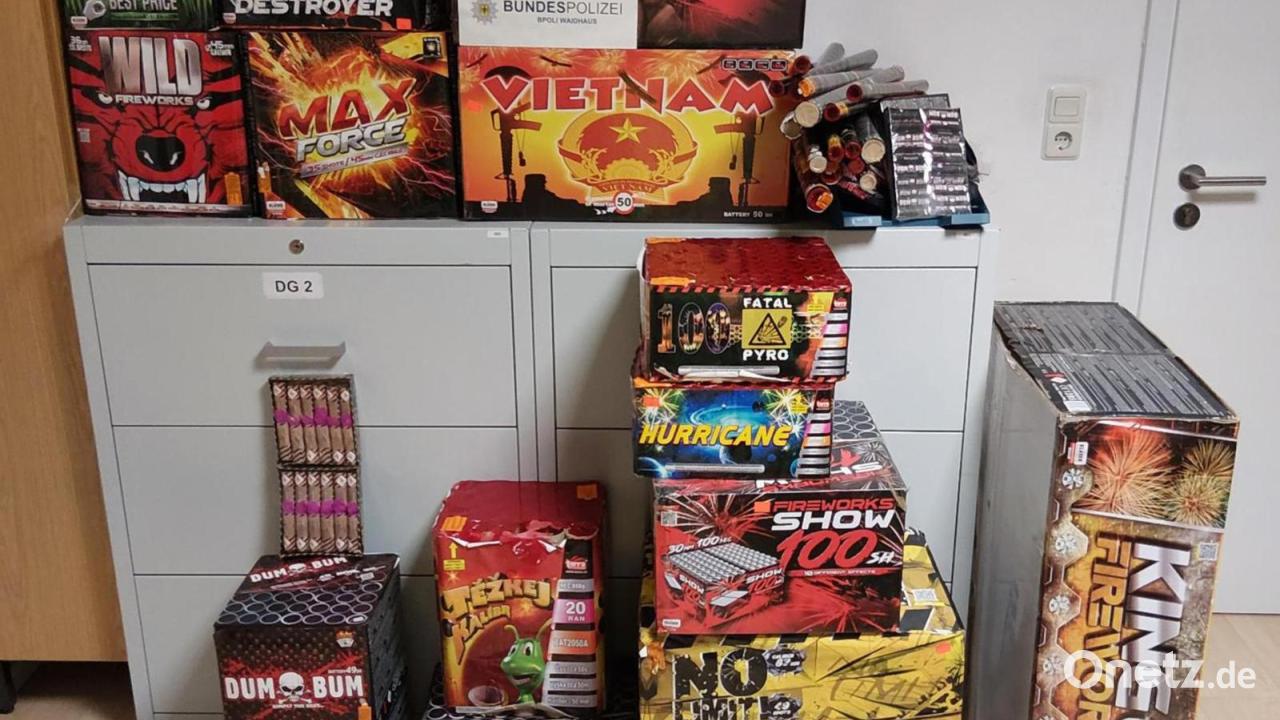 230 Kilogramm Pyrotechnik: Polizei stoppt illegalen Transport an Grenze