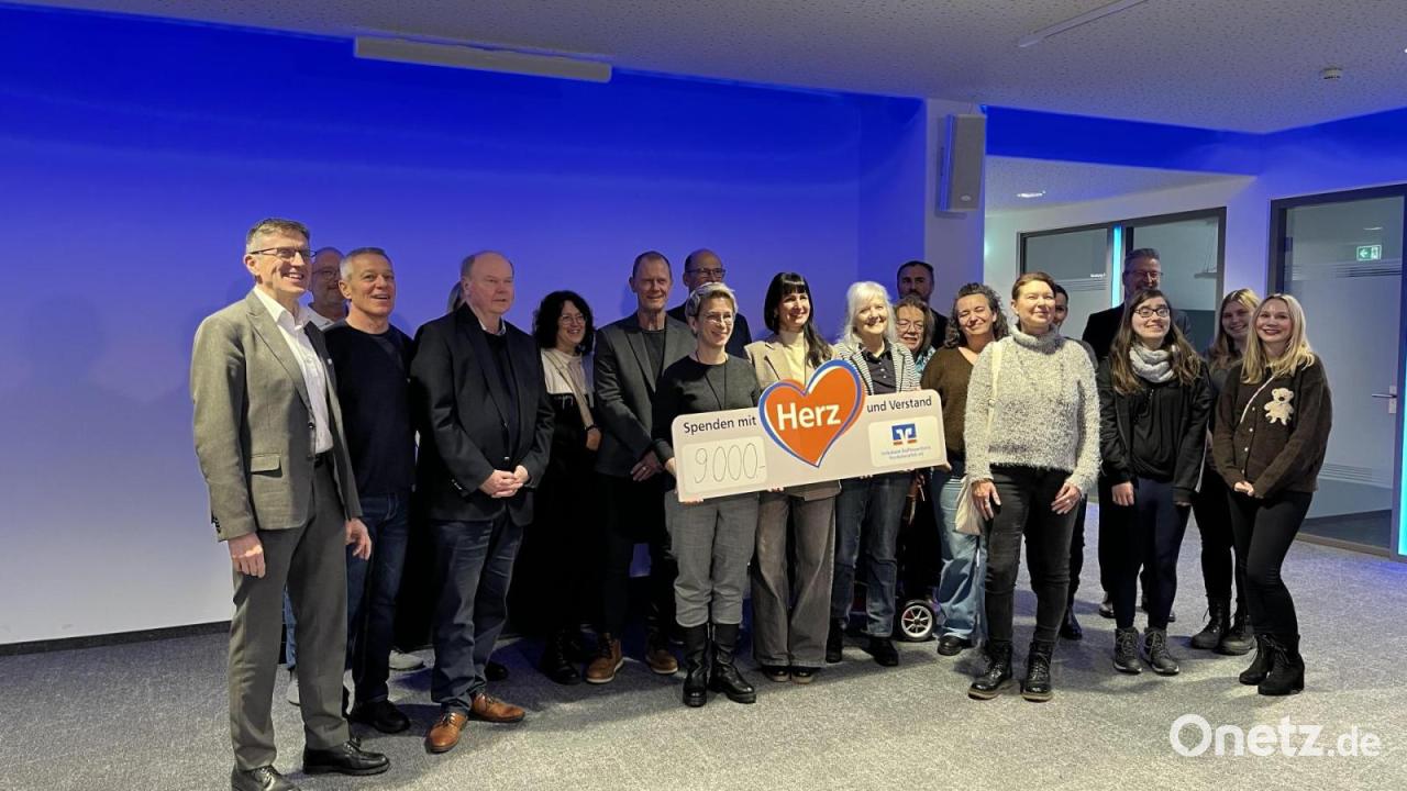 Volksbank-Raiffeisenbank-Nordoberpfalz-spendet-9000-Euro-an-lokale-Vereine