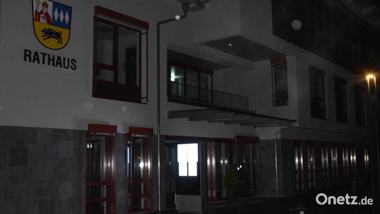 24-Adventsfenster-in-Ebermannsdorf-leuchte-vor-Weihnachten