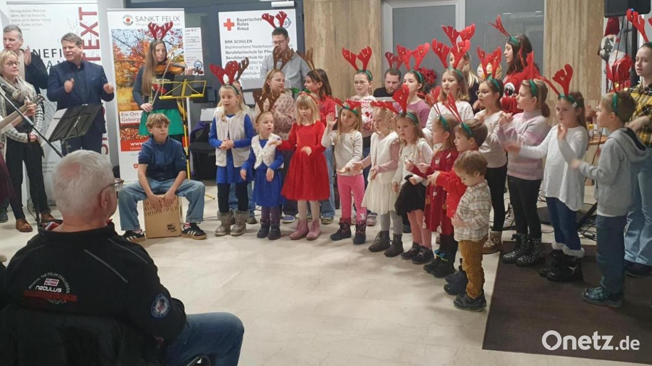 Kinder-singen-im-Hospiz-St-Felix-Besucher-spenden-ber-1000-Euro