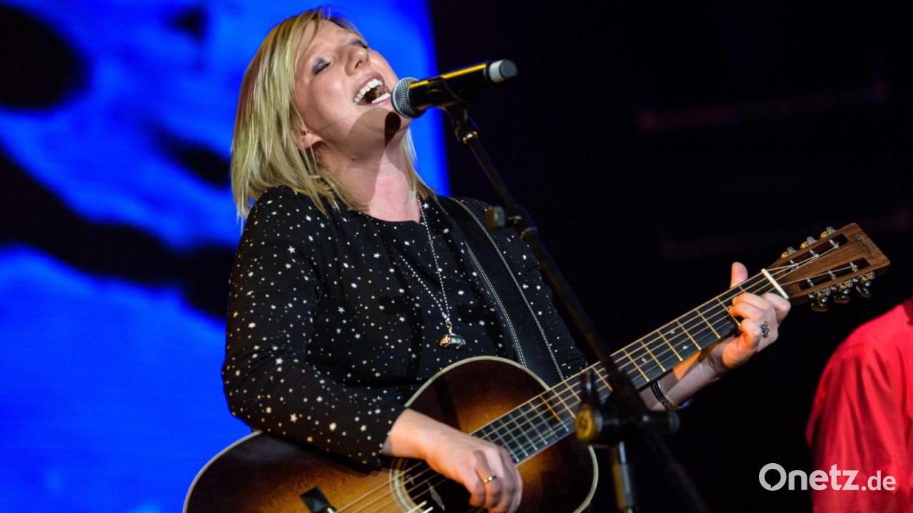 Claudia-Koreck-kauft-das-ganze-Jahr-ber-Weihnachtsgeschenke