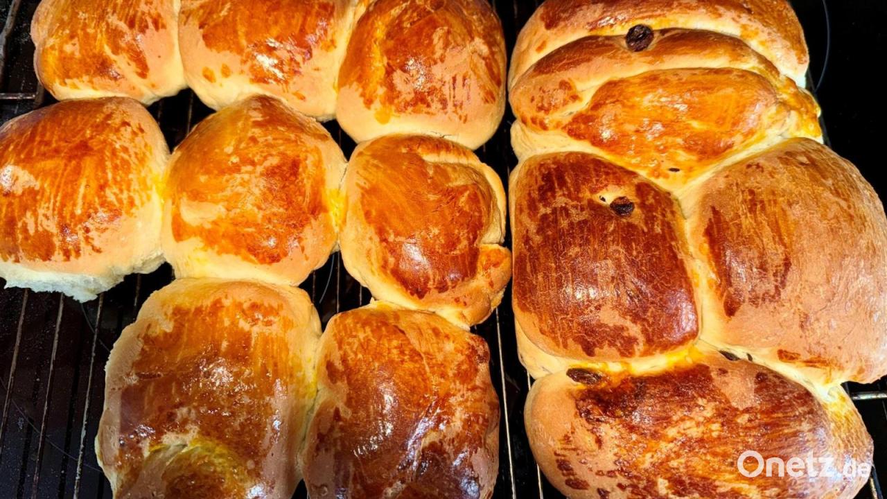 Buchteln-Flaumige-Rohrnudeln-die-es-schon-bei-der-Oma-gab