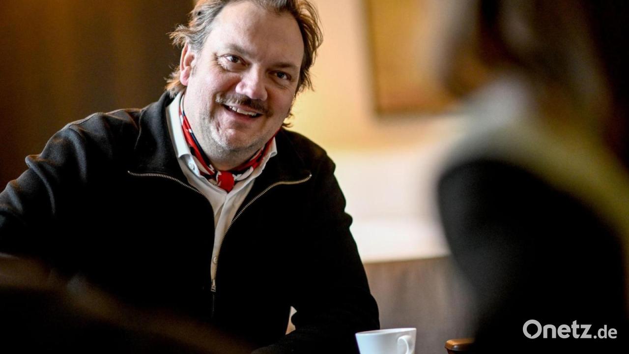 Charly-H-bner-zieht-Kino-dem-Streaming-vor