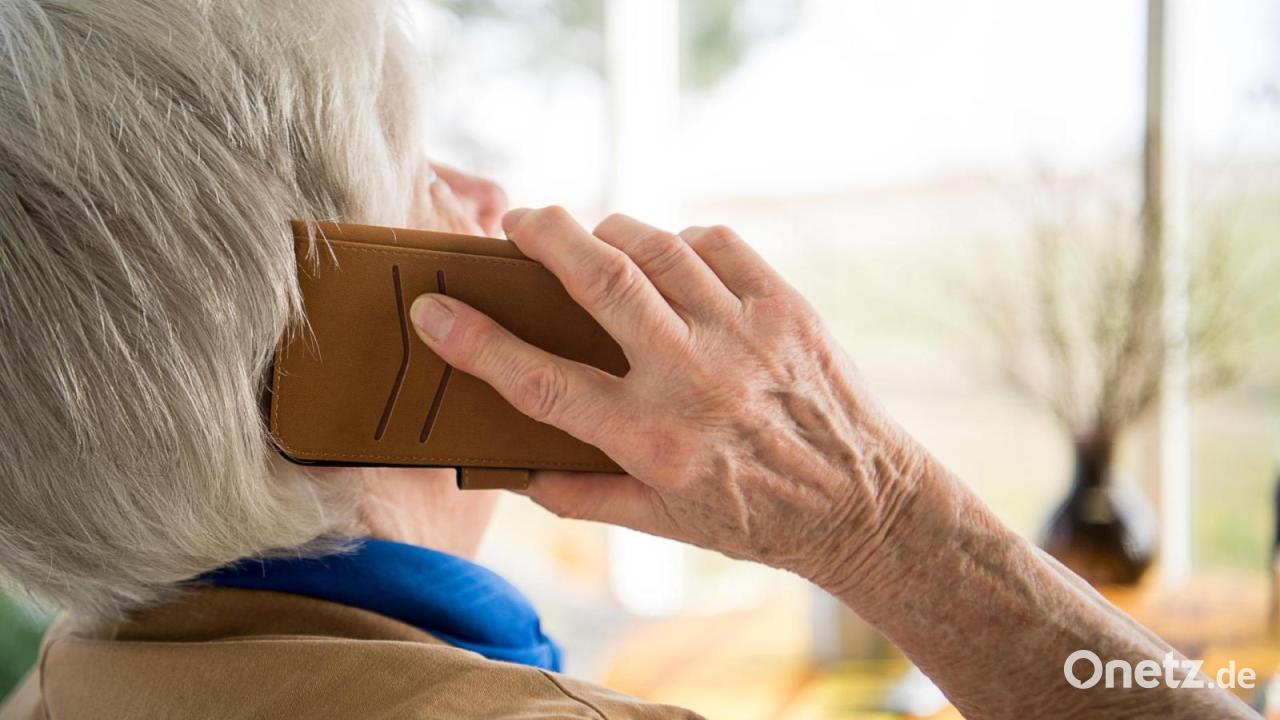 Seniorin-durchschaut-Schockanruf-und-verhindert-Betrug