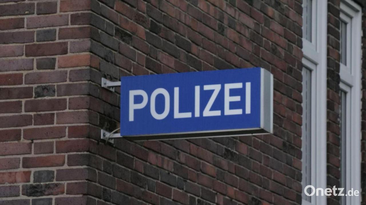 Nach-Beerdigung-der-Oma-Mann-bedroht-Mutter-mit-Messer