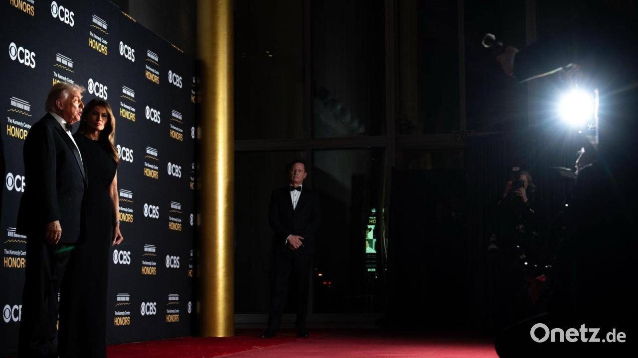 Gala-im-Kennedy-Center-mit-Novum-Trump-auf-der-B-hne