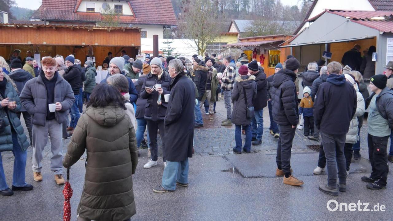 Illschwanger-Dorfweihnacht-Vielfalt-an-St-nden-und-Programmpunkten